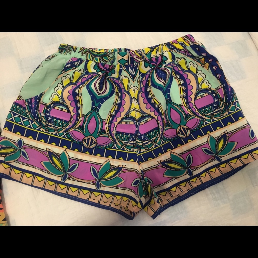 Boutique shorts, elastic waistband